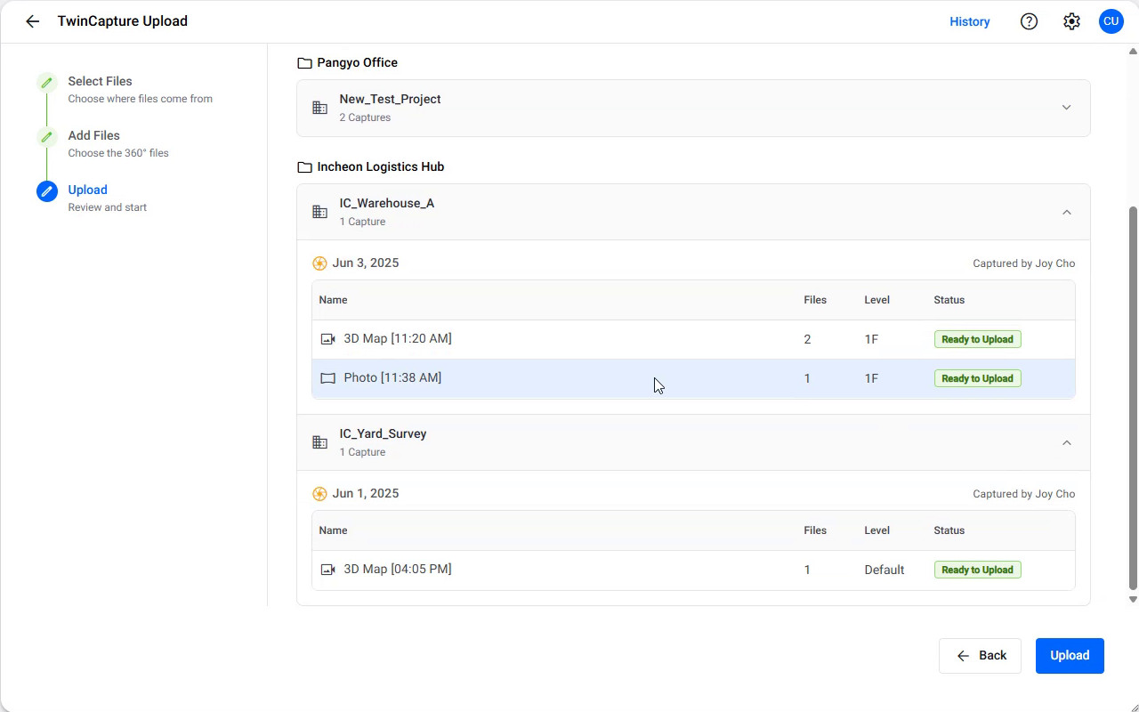 Review and Upload, showing the capture tree and the status column